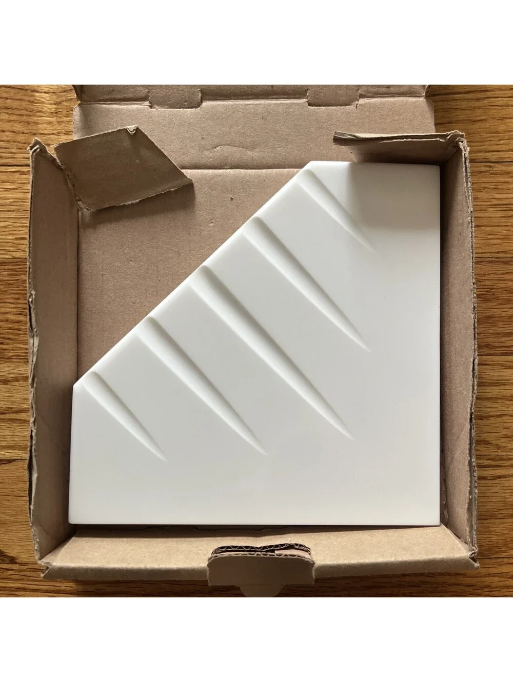 Wilsonart Niche Corner Shelf White Bath Shower WWA-CORSHELF1-DESIGNERWHITE - New